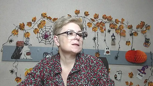 EmiliaGree live cam on StripChat