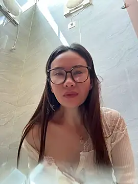 Yioyio-666 webcam
