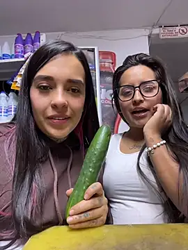 NaraAndNyla webcam