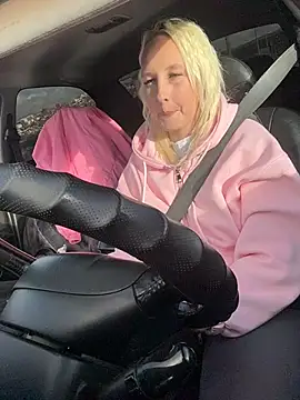 merlindave (F young) - Finger pussy/naked ✌️🤫🤤