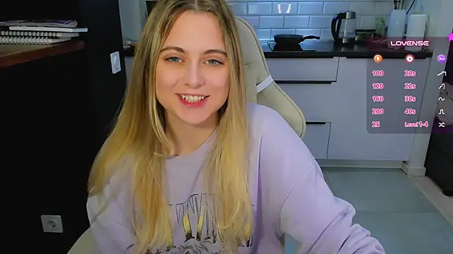 blonde_kellyy