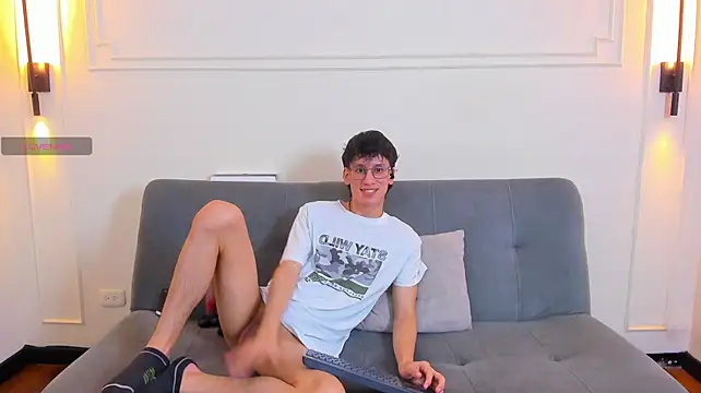 Cum_hunters live cam on StripChat