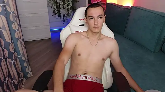 MoonlinSkinn live cam on StripChat