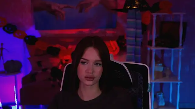 AngelaHolmes webcam