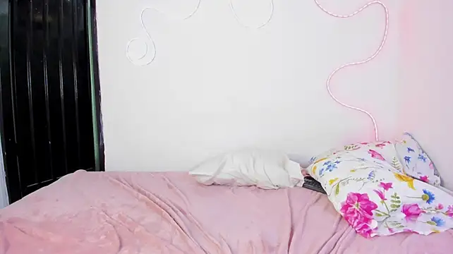 Mia_Aurora_