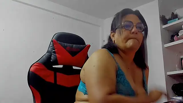 saraladys live cam on StripChat