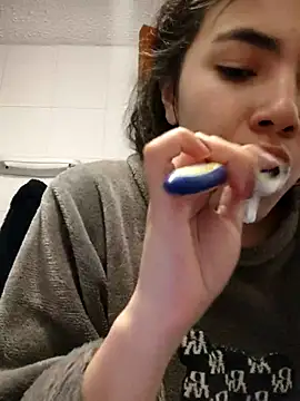 laura_mont live cam on StripChat