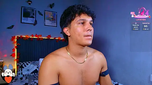 Leo_Savage_ webcam
