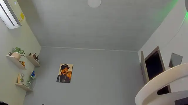 Kris_Khalifa69 live cam on StripChat