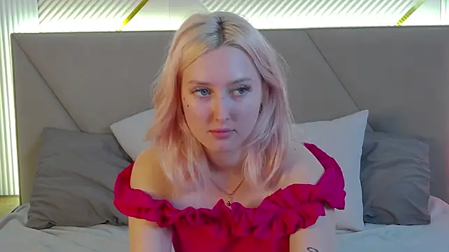 MarianeSun live cam on StripChat
