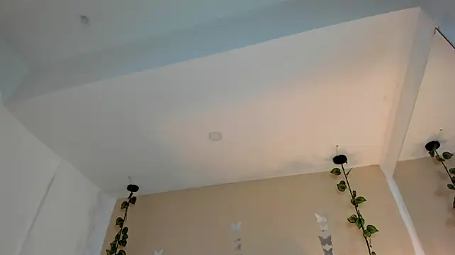 Ixxus_Raven live cam on StripChat