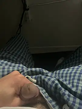 awesomemilkss live cam on StripChat