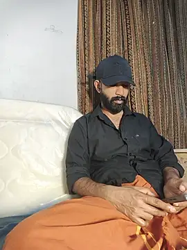 MalluBeard live cam on StripChat