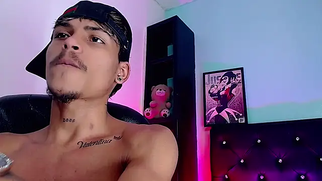 Angel_foxc13 live cam on StripChat