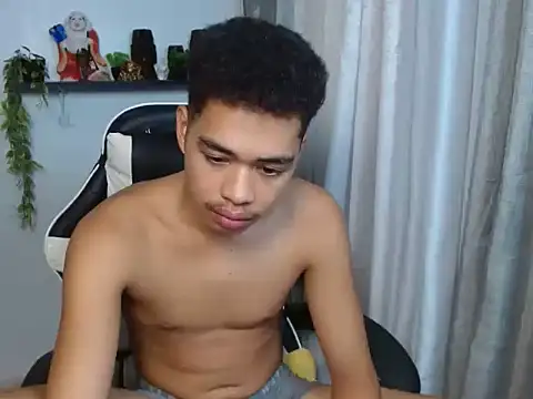 curlyasian_njxx