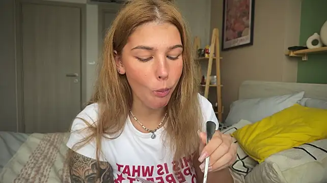 Anna_Six