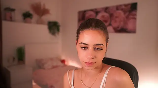 OliviaMoretti live cam on StripChat