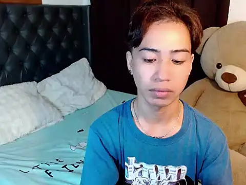 Skye_23 live cam on StripChat