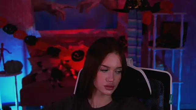 AngelaHolmes webcam