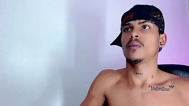 Angel_foxc13 live cam on StripChat
