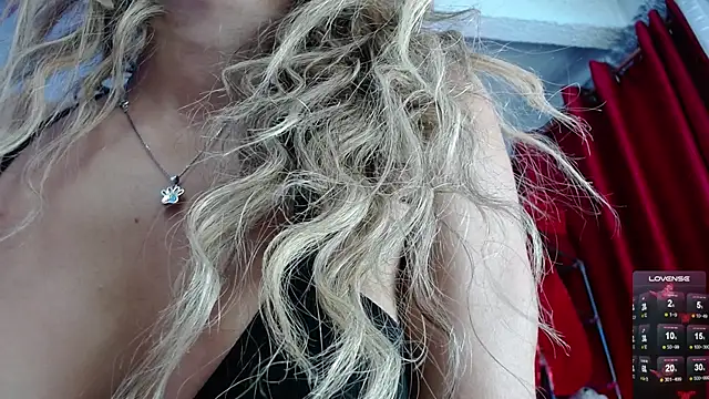 Niky_777 live cam on StripChat