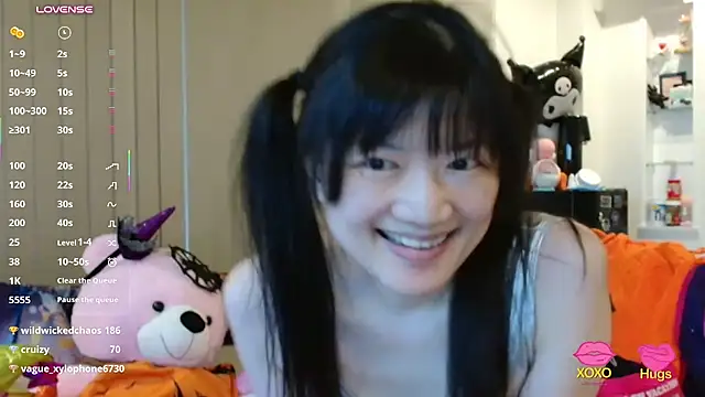 SilViAjpn live cam on StripChat