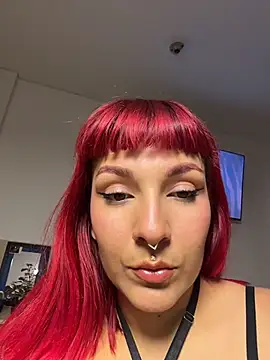 Amelie-RedHoney