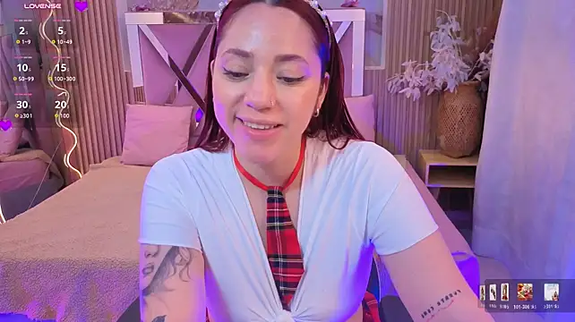 ANNE_TAY1