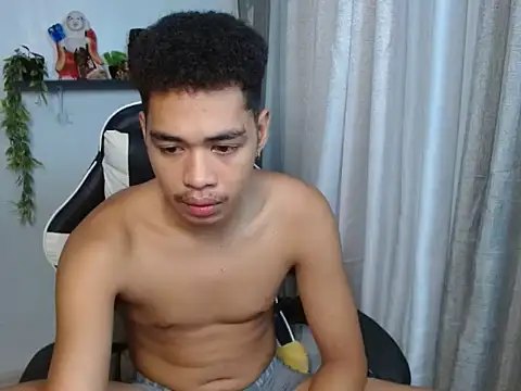 curlyasian_njxx webcam