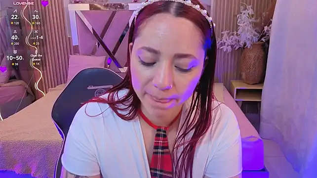 ANNE_TAY1