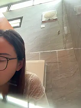 Yioyio-666 live sex cam