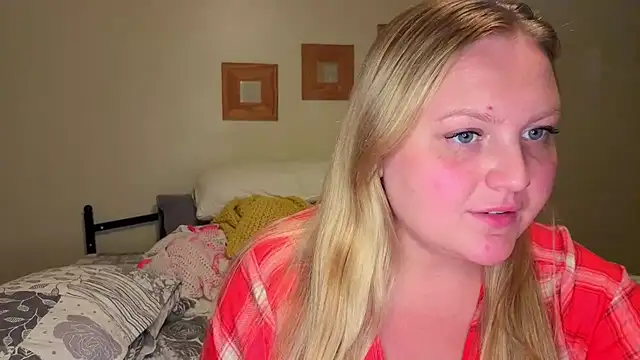 Phatassblonde live cam on StripChat