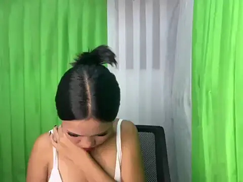 Miacumxx19 webcam