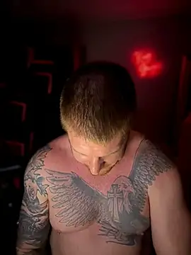 CloudyKingG live cam on StripChat