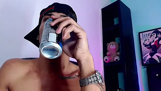 Angel_foxc13 live cam on StripChat