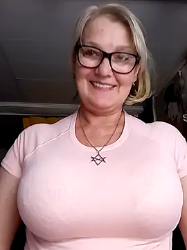 irinamaux live sex cam