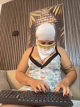 AylaNoir live cam on StripChat