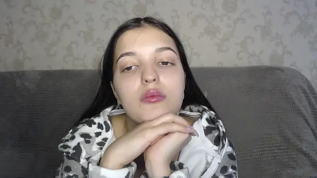 ChicGirl live cam on StripChat