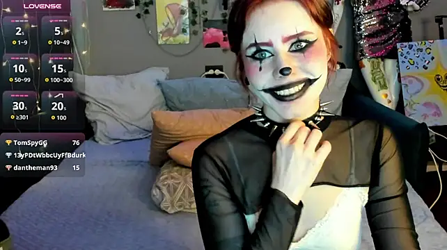 MiaGlitch live cam on StripChat