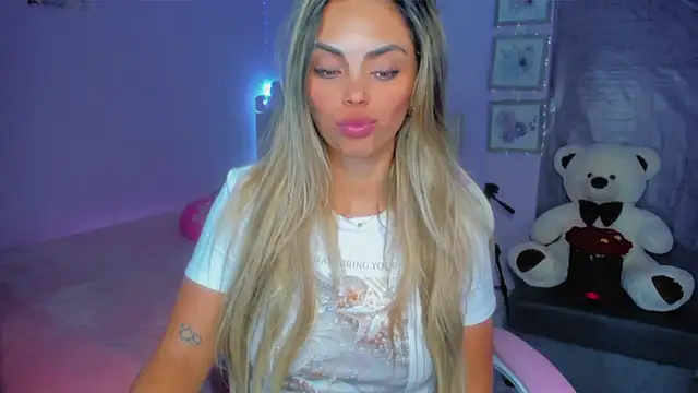 Gabby_prieto live cam on StripChat