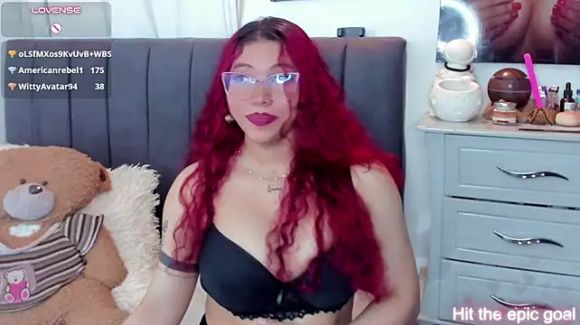kyliejenner_hot live cam on StripChat