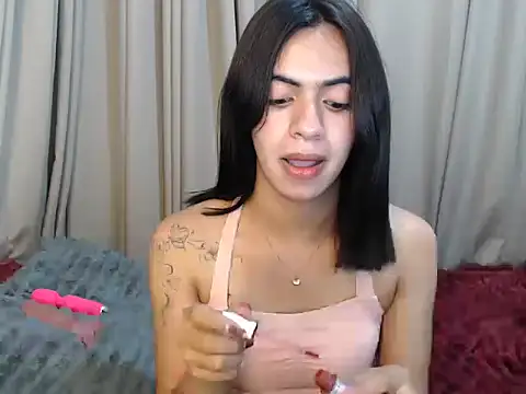 hottie_trixie (T teen) - CUM FOR ME LOVELY TRIXIE!!!