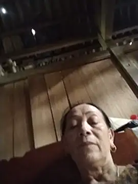 mouth22 live cam on StripChat