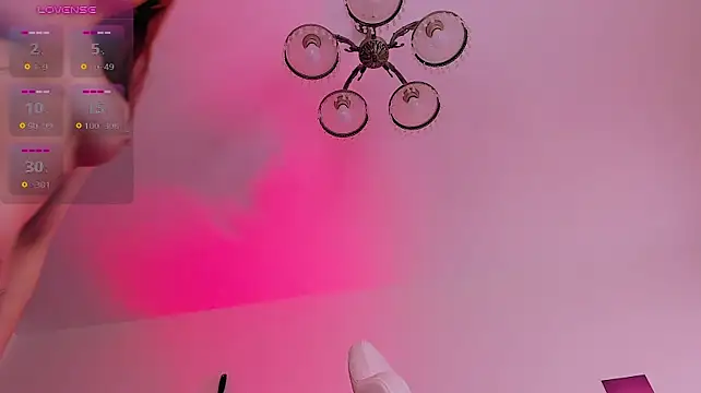 LittlePeach007 live cam on StripChat