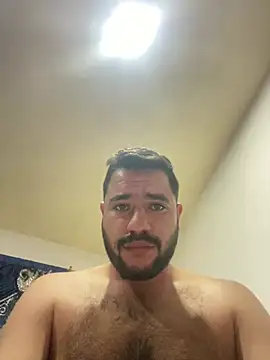 alvaro91911 live cam on StripChat