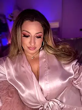 miamellycious live cam on StripChat