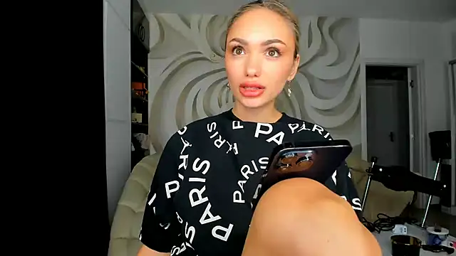HaleySweet18 webcam