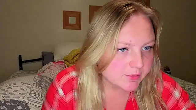 Phatassblonde live cam on StripChat