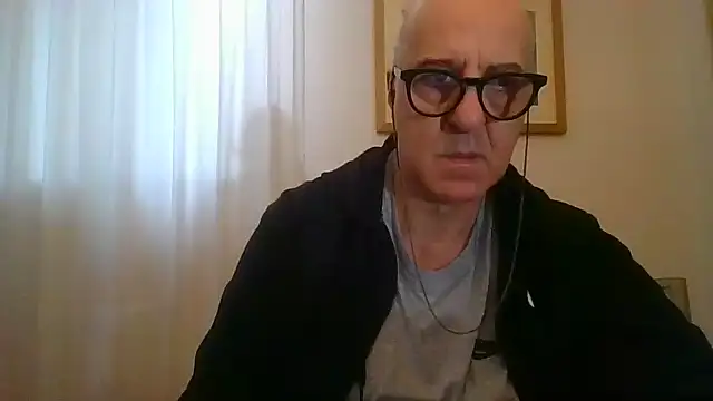 ANONIMO7735 live cam on StripChat