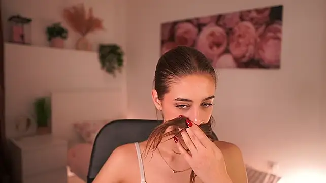 OliviaMoretti live cam on StripChat